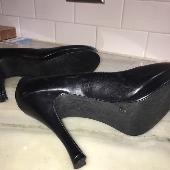 BCBGeneration Black Platform Heels 👠 - Picture 11 of 16